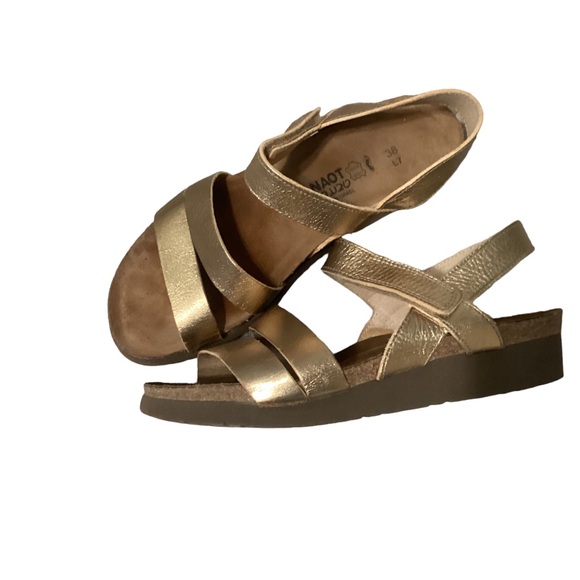 Naot Kayla Sandal in metallic gold size 38 - Picture 4 of 9
